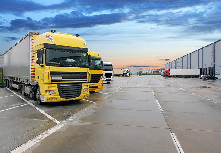 Transporte y logística – camiones y remolques